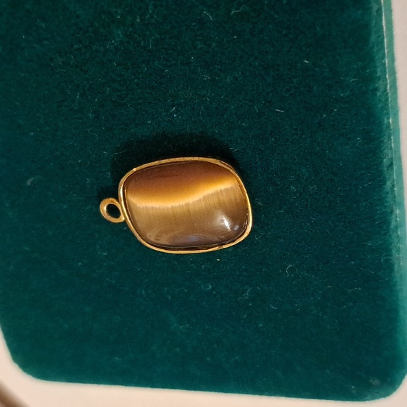Vintage Gold Tone Natural Tiger Eye Stone Pendant - Picture 2 of 6